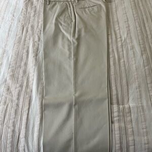 Dockers Men's Khaki Chinos